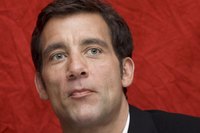 Clive Owen Sweatshirt #2284836