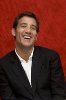 Clive Owen Sweatshirt #2284850