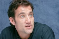 Clive Owen Sweatshirt #2284855