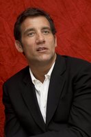 Clive Owen Sweatshirt #2284858