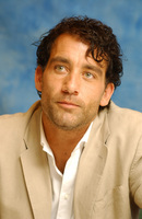 Clive Owen Sweatshirt #2319808