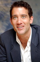 Clive Owen Sweatshirt #2396024