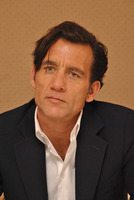 Clive Owen Sweatshirt #2531097