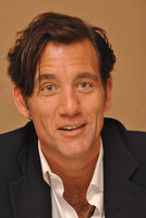 Clive Owen Sweatshirt #2531098