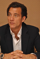 Clive Owen Sweatshirt #2531103