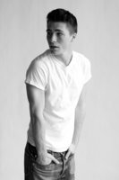 Colton Haynes t-shirt #2300954