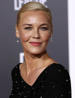 Connie Nielsen Longsleeve T-shirt #2891834