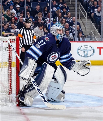 Connor Hellebuyck stickers 3530812