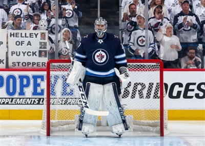 Connor Hellebuyck puzzle 3531035