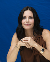 Courteney Cox Longsleeve T-shirt #2248622