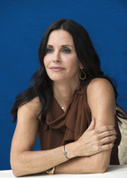 Courteney Cox Longsleeve T-shirt #2248632