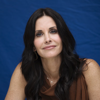 Courteney Cox Longsleeve T-shirt #2248638
