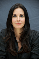 Courteney Cox Longsleeve T-shirt #2262928