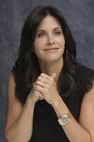 Courteney Cox Longsleeve T-shirt #2285359