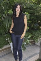 Courteney Cox Longsleeve T-shirt #2285369