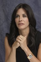 Courteney Cox Longsleeve T-shirt #2285416