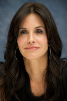 Courteney Cox Longsleeve T-shirt #2424053