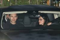 Courteney Cox Longsleeve T-shirt #2738320