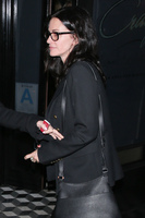 Courteney Cox Longsleeve T-shirt #2738546