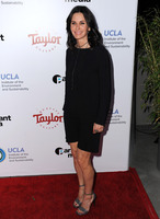 Courteney Cox Longsleeve T-shirt #2738665