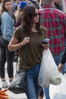 Courteney Cox Longsleeve T-shirt #2739119