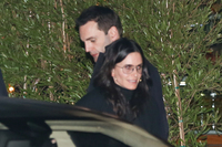 Courteney Cox Longsleeve T-shirt #2739310