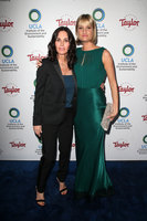 Courteney Cox Longsleeve T-shirt #3205623