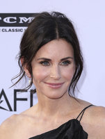Courteney Cox Longsleeve T-shirt #3286722