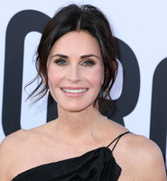 Courteney Cox Longsleeve T-shirt #3286758