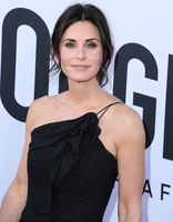 Courteney Cox Longsleeve T-shirt #3286765