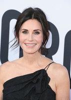 Courteney Cox Longsleeve T-shirt #3286910