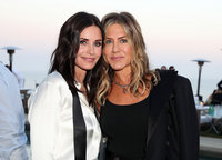Courteney Cox Longsleeve T-shirt #3307444