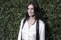 Courteney Cox Longsleeve T-shirt #3307451