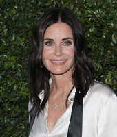 Courteney Cox Longsleeve T-shirt #3307458