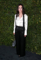 Courteney Cox Longsleeve T-shirt #3307571