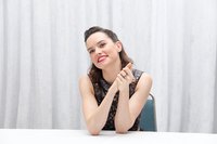 Daisy Ridley Longsleeve T-shirt #2599876
