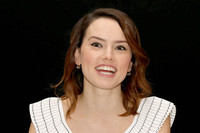Daisy Ridley Sweatshirt #2843033