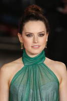 Daisy Ridley Longsleeve T-shirt #2843095