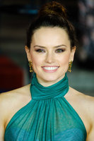 Daisy Ridley Longsleeve T-shirt #2843222