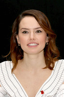 Daisy Ridley Longsleeve T-shirt #2843302