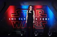 Daisy Ridley Longsleeve T-shirt #2843341