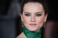 Daisy Ridley Longsleeve T-shirt #2843502