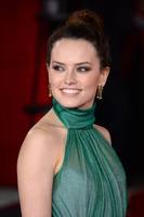 Daisy Ridley Longsleeve T-shirt #2843690