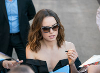 Daisy Ridley Longsleeve T-shirt #2903568