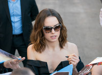 Daisy Ridley Sweatshirt #2903574