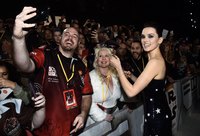 Daisy Ridley Longsleeve T-shirt #2937979