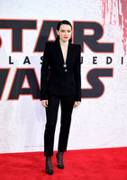 Daisy Ridley Sweatshirt #2938528