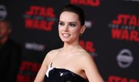 Daisy Ridley Longsleeve T-shirt #2938533