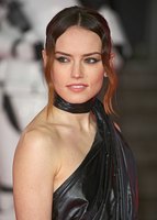Daisy Ridley Longsleeve T-shirt #2938825