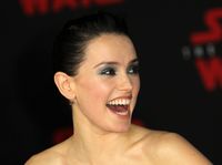 Daisy Ridley Longsleeve T-shirt #2938978